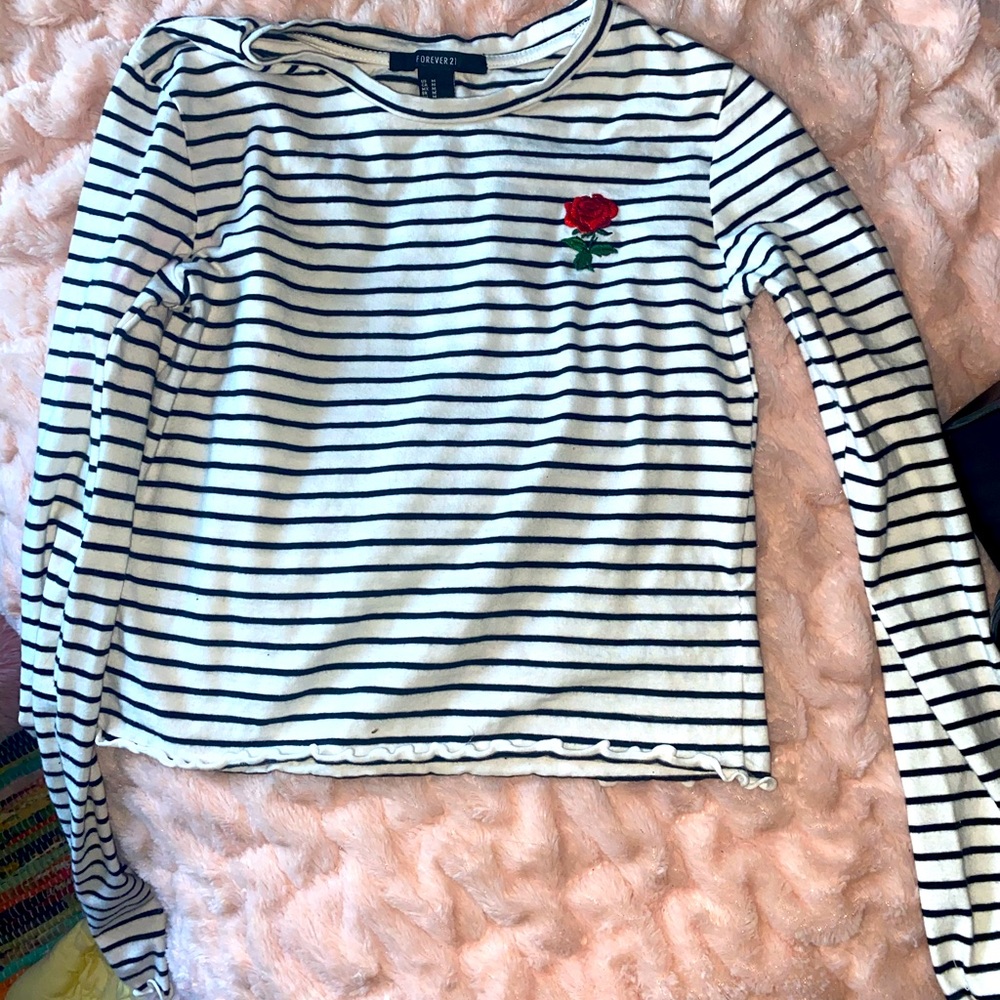 Cute striped long sleeve crop too a/ rose detail